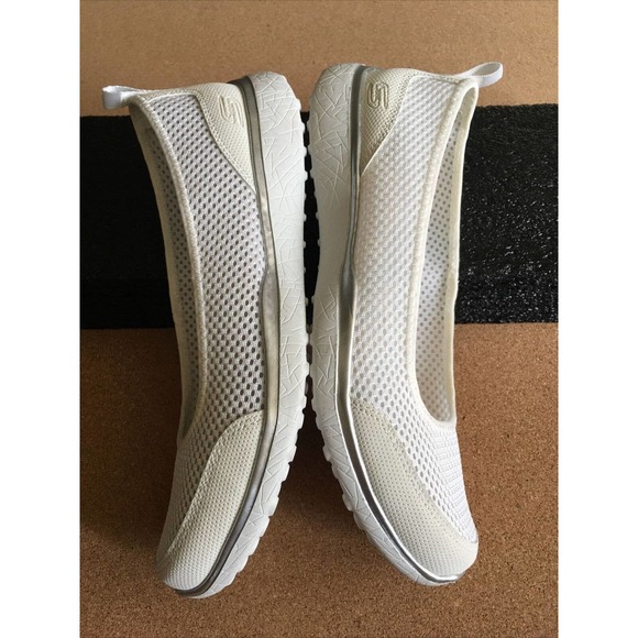 EUC Women's Skechers White Silver Slip On Walking Shoe Microburst Sudden Look 9 - Picture 4 of 12